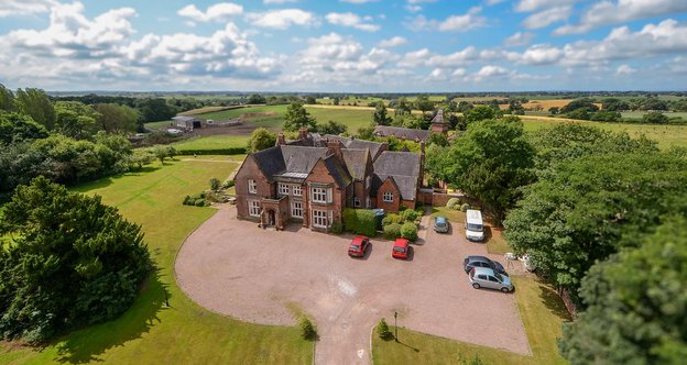 Doddlespool Hall Care Home Exterior 1
