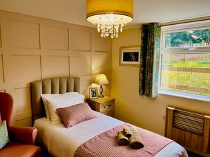 Kingsclere Court, Westcliff -On-Sea, close up of bedroom 