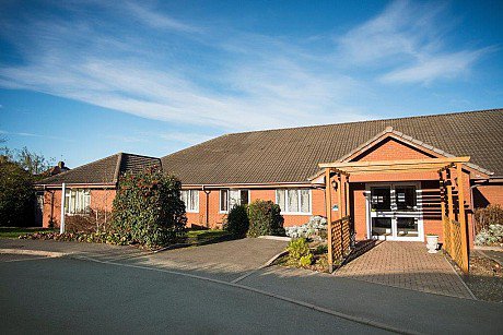 Gildawood Court Care Home in Nuneaton exterior of home