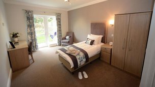 Grampian Court, bedroom 