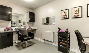 The Rivers, Knottingley, salon 