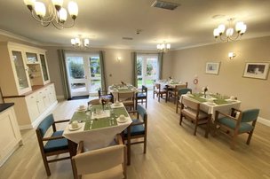 Hartford Court, dining table 