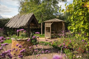 Heffle Court, Heathfield, garden 