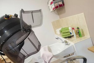 Highclere Care Home in Milton Keynes, hair salon