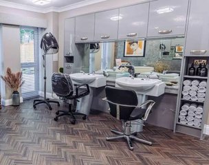 Weystone Manor, Guildford, salon