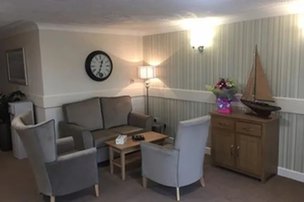 Hinckley Park Nursing Home in Hinkley, day room