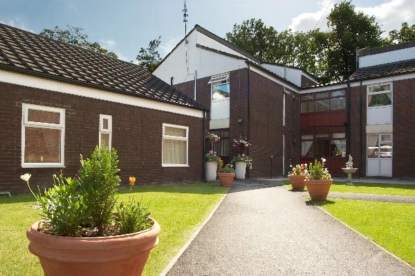 Holme Lea in Stalybridge, external view of care home