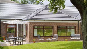 Holme Lea in Stalybridge, garden view of care home