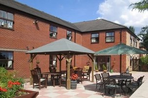 Holmwood Nursing Home in Norton Lees Sheffield, garden with seating