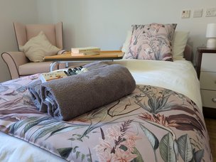 Queensway House, Hemel Hempstead, bedroom with pink bedding 