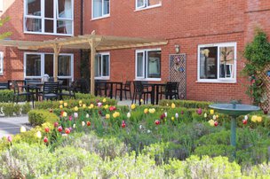 Barnes Lodge Residential and Nursing home in Tonbridge, Garden exterior