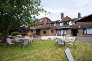 Chalcraft Hall, Bognor Regis, garden