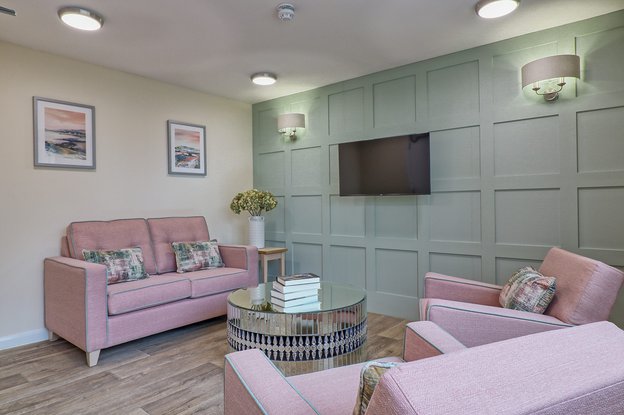 Kingsclere Court, Westcliff -On-Sea, living area 