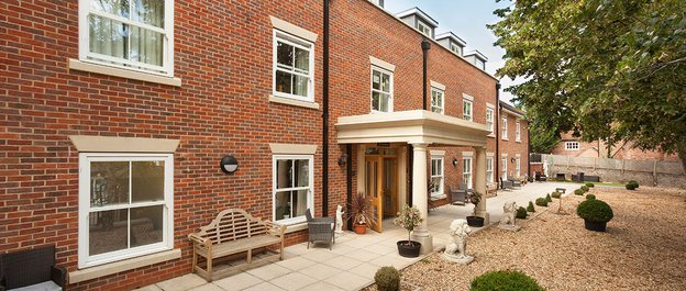 St Lauras Care Home in Kings Langley