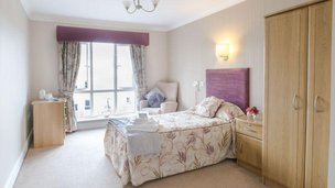 Kirkwood Court, Kenton, bedroom with pink colours 