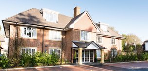 Lakeview Care Home in Lightwater, Surrey Exterior