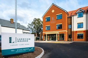 Lakeview Grange, Chichester. Exterior of building.