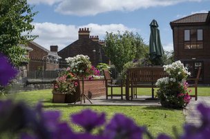 Leighton Court, garden 