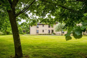 Linlithgow, exterior of home 