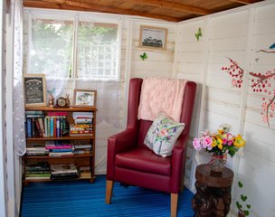 Llys Hafren Care Home - Garden room