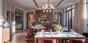 Loveday Belgravia, larger area of the dining area 