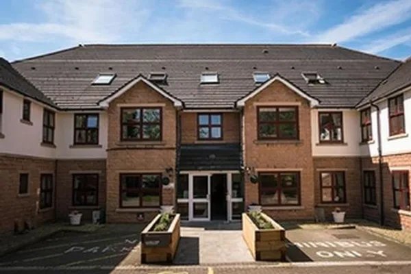 Lyndon Hall, entrance to home 