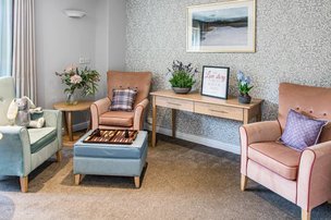 Meadowlands, small lounge area 