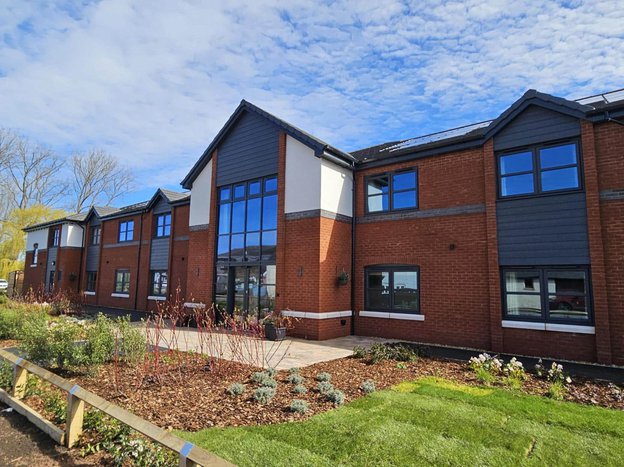 Dovebourne, Burton-on-Trent, exterior