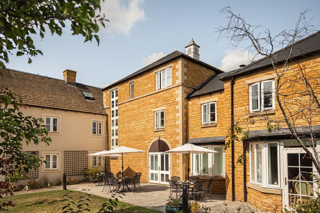 Mill House, Chipping Campden, garden and patio area 