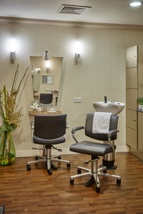 Bagshot Gardens Care Home, Surrey, salon