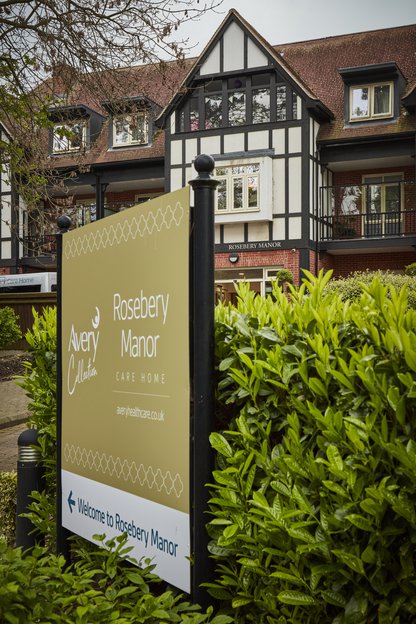 Rosebery Manor, Epsom, exterior signage