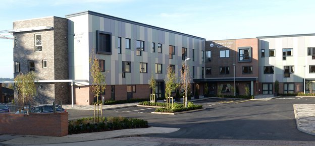 Spencer House In Northampton: Front Exterior