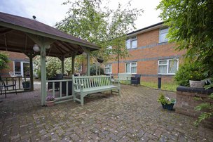 Northbourne Court Residential and Dementia care home in Sidcup exterior courtyard garden