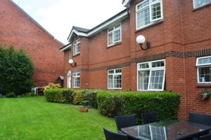 Oakland in Rochdale, garden