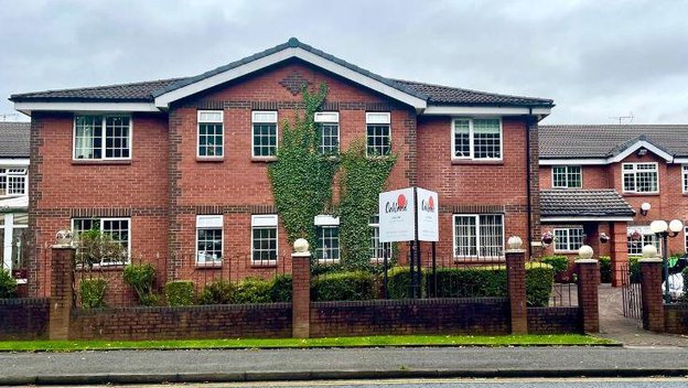 Oakland in Rochdale, front entrace