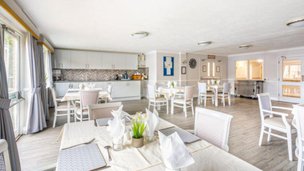 Oaklands in Essex, dining room