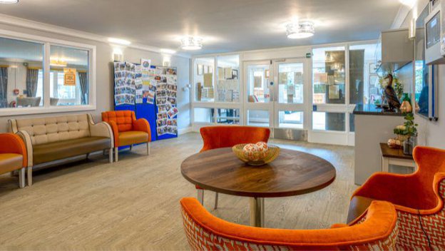 Oaklands in Essex, reception