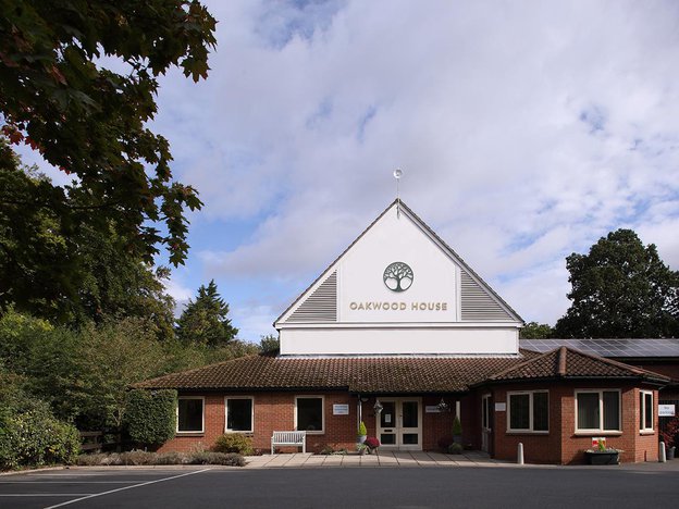 Oakwood House Care Home in Norwich front exterior