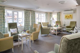 Mulberry Court, Chalfont St Peter, lounge area 