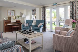 Mulberry Court, Chalfont St Peter, lounge with piano 