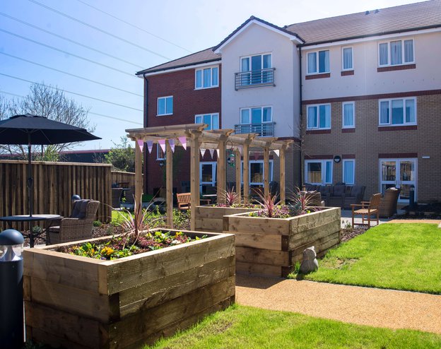 Pear Tree Court, Horndean, garden