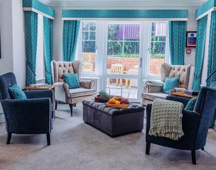 Felbridge Manor, Crawley, lounge