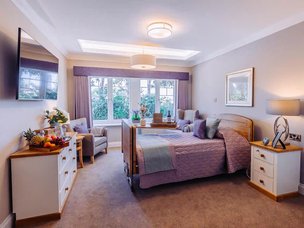 Felbridge Manor, Crawley, bedroom