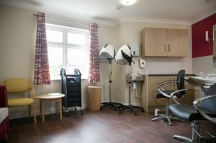 Puddingstone Grange Nursing Home in Plumstead. Salon 