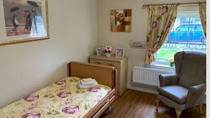Quayside Nursing Home in Glasgow, bedroom