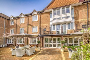 Queensmount Care Home, Bournemouth, exterior