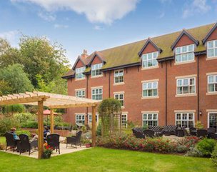 Rivermere, Sevenoaks, Back of the home 