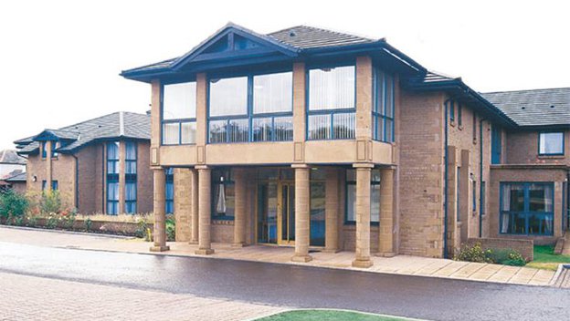 Riverside View in Dundee, front entrance