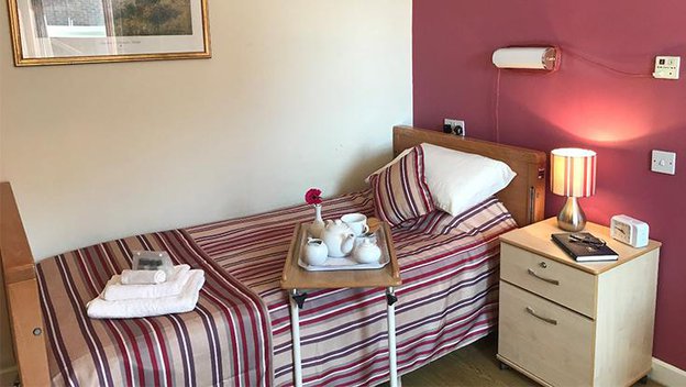 Roxburgh House in Cradley Heath, bedroom