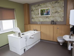 Sedgley Court in Dudley, bathroom
